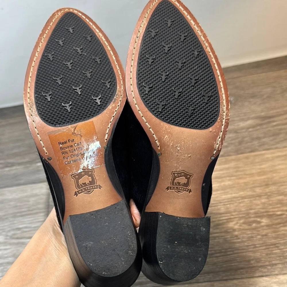 Trask Black Fur-Textured Mules woman’s size 8.5 (s28)